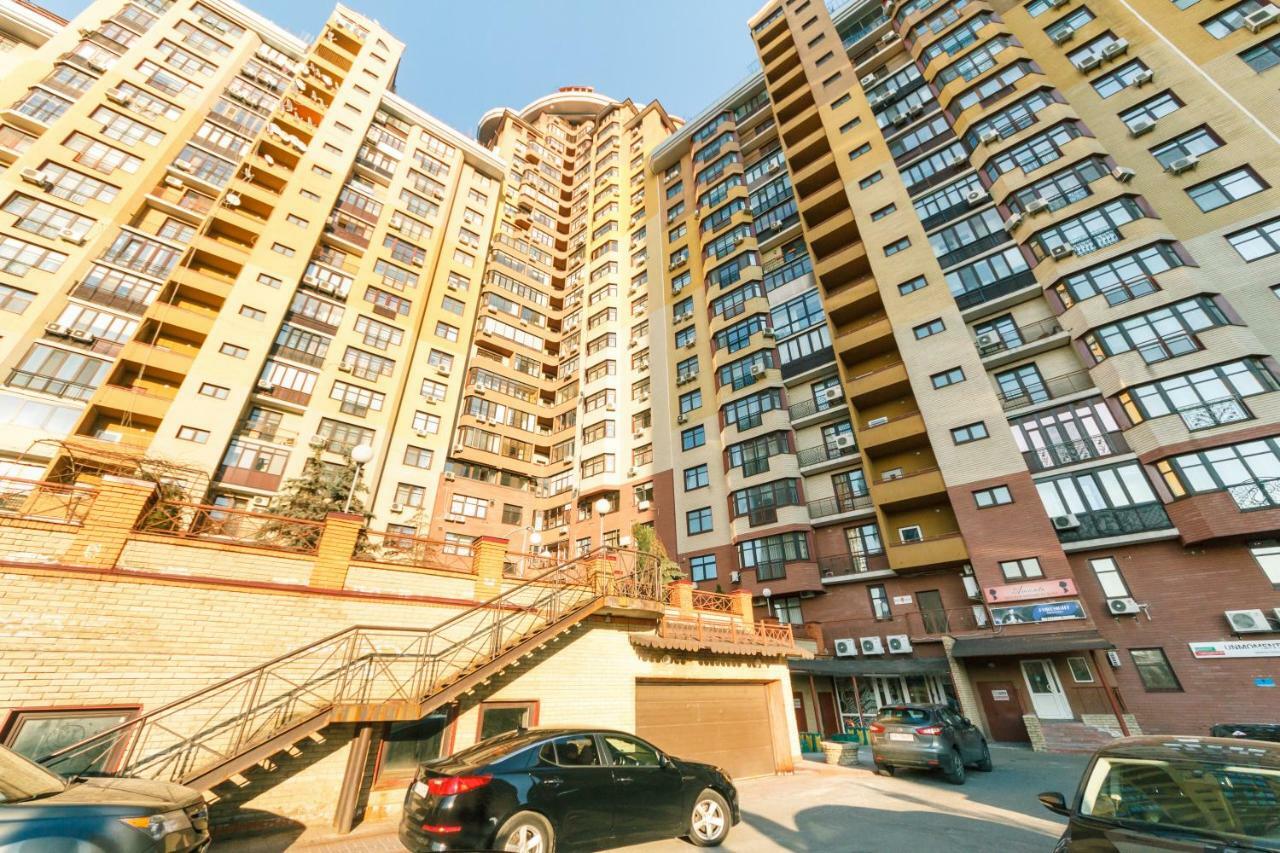 3 Комнатные Апартаменты В Центре Печерска เคียฟ ภายนอก รูปภาพ